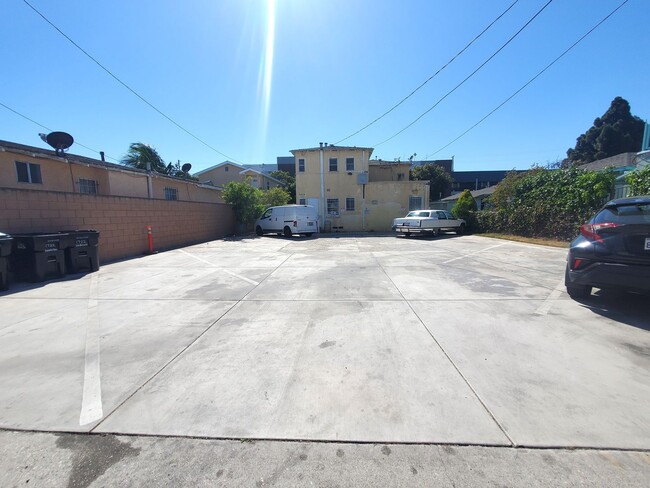 Building Photo - ONE TIME RENTAL (CHARLOTTE ALONZO)