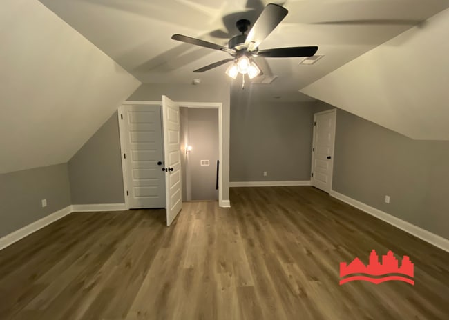 Building Photo - 10000 Messana St