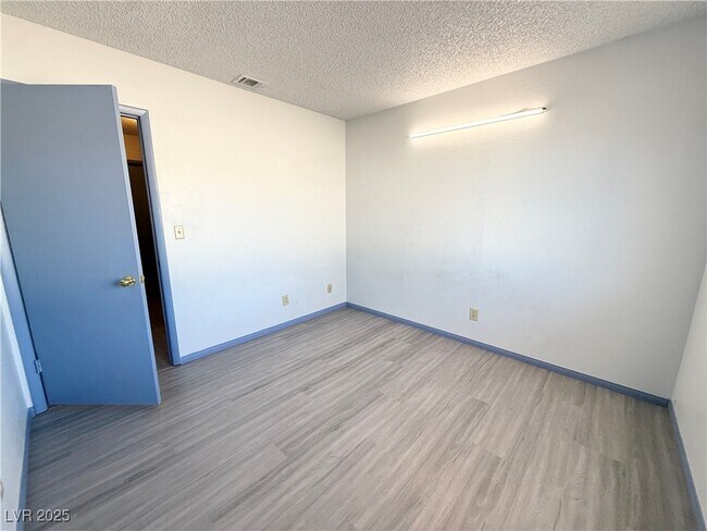 Building Photo - 5876 Filmore Ave