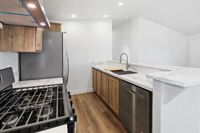 Building Photo - 40589 Los Amantes Rd