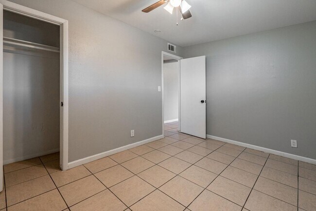 Building Photo - 4423 N 23rd Ave