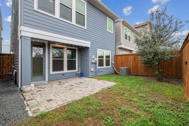 Building Photo - 1220 Sloane Manor Trace