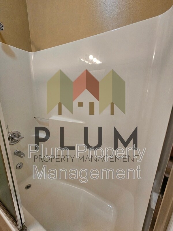 Building Photo - 5104 Village View Way