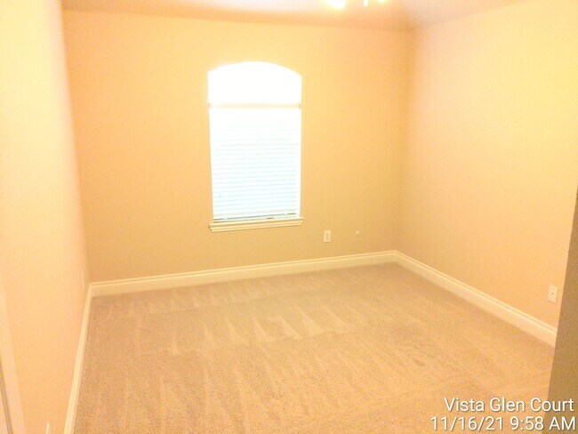 Building Photo - 4401 Vista Glen Ct