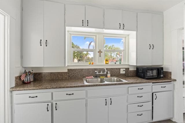 Building Photo - 1011 8th St