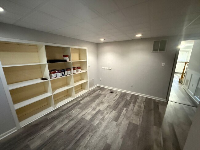 Building Photo - Spacious Townhome in desirable Bel Air Nei...