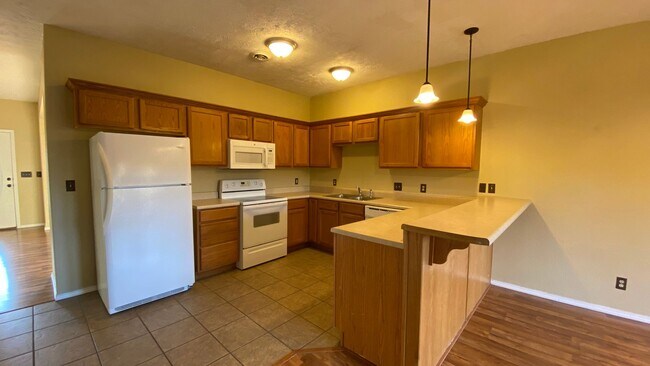 Building Photo - 287 Carmel Valley Way