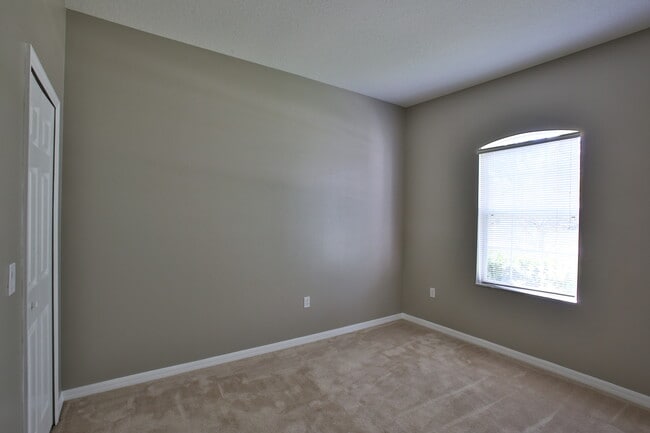 Building Photo - 13 Zoeller Ct