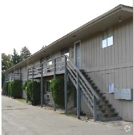 Building Photo - 1203 Swan Ave