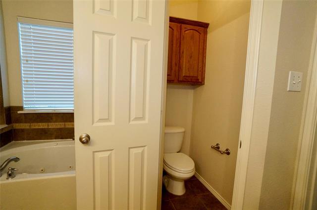 Building Photo - 9304 Clearview Dr