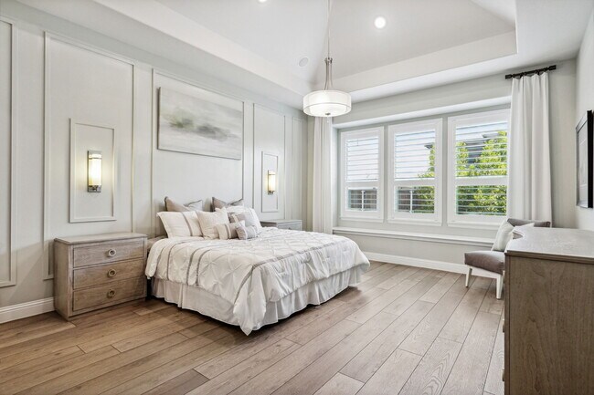 Spacious and bright Master bedroom with high ceilings on 1st overlooking the backyard - 2871 Cannon Dr