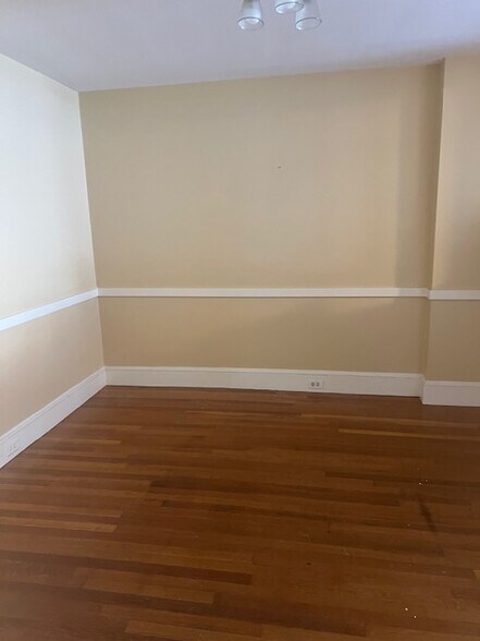 Building Photo - 415 Blackstone St