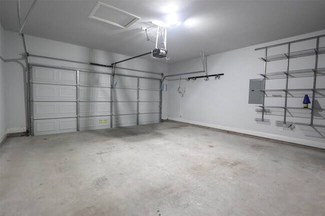 Building Photo - 317 Monument Hill Dr