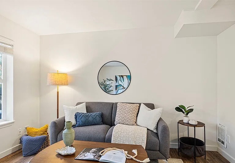 Building Photo - 600 N 85th St