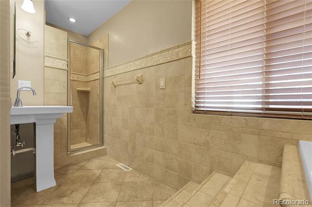 Building Photo - 9864 Pennsylvania Dr
