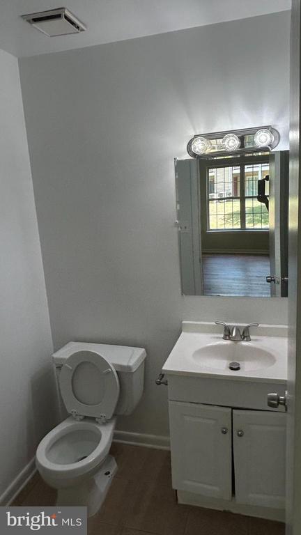 Building Photo - 1012 Spring Valley Ct