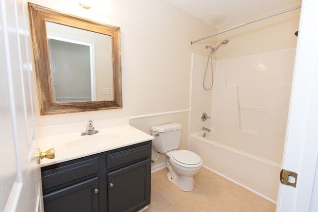 Building Photo - MOVE-IN READY $300 off first month