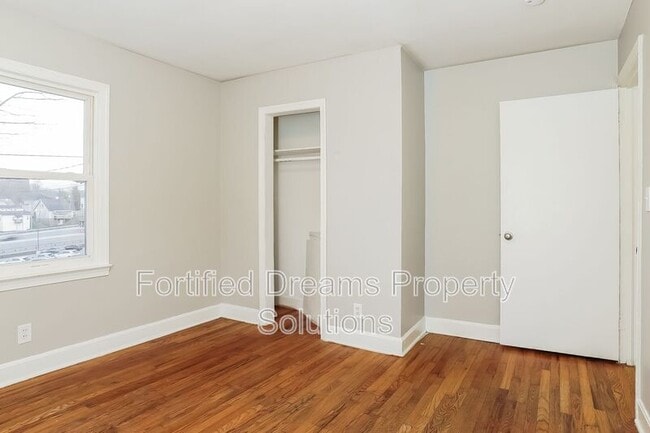 Building Photo - 401 Gregory St SW