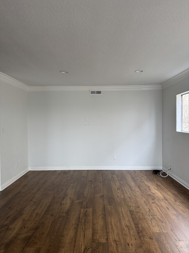 Living room - 11917 Laurelwood Dr