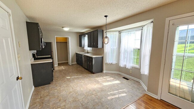 Building Photo - 938 Lindsey Dr