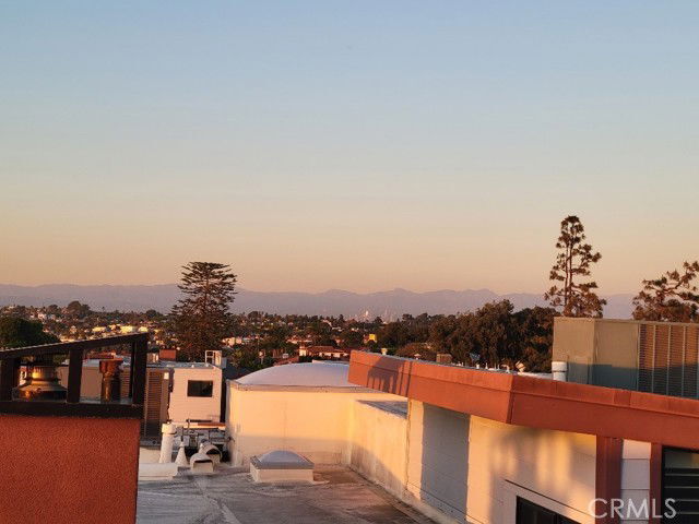 Building Photo - 400 Palos Verdes Blvd