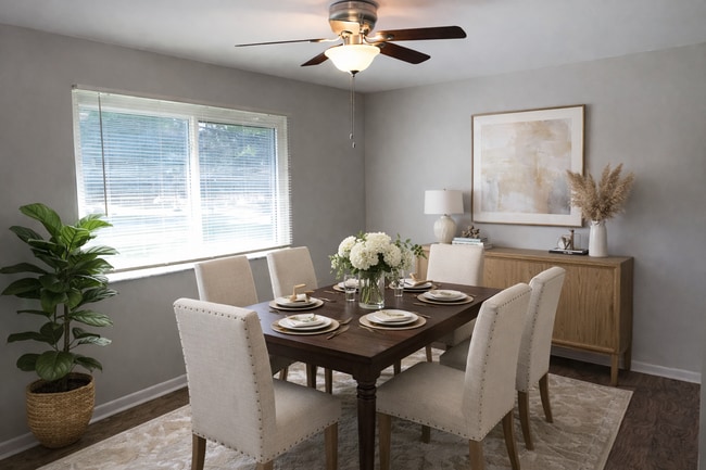 Building Photo - 2656 W 60th St