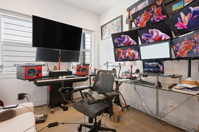 Building Photo - 1136 Adele St