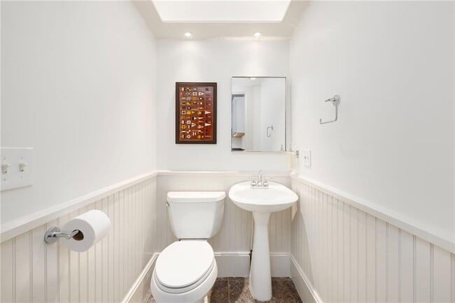 Building Photo - 14 Greenough Pl