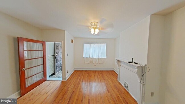 Building Photo - 2629 S Rosewood St