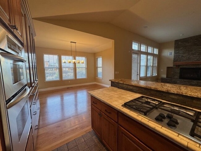 Building Photo - Broken Top Gated Community