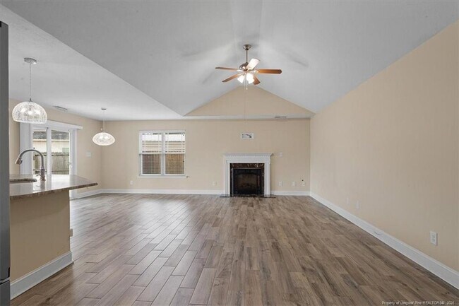 Building Photo - 2108 Heathcote Dr