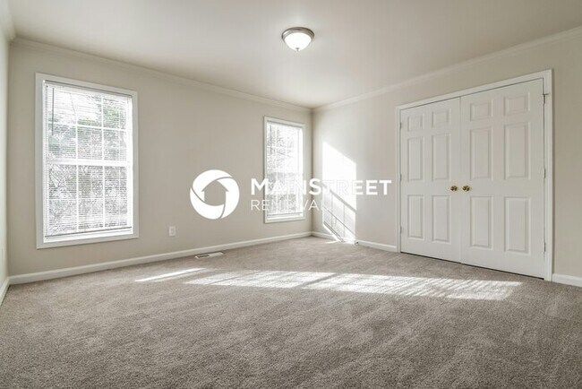 Building Photo - 4 Bedroom Pet-Friendly Home in Lawrencevil...