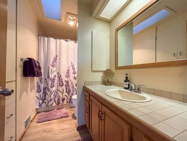 Building Photo - 951-953 3 Crabs Rd