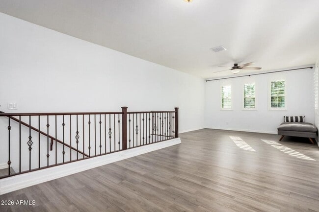 Building Photo - SFH 4-3