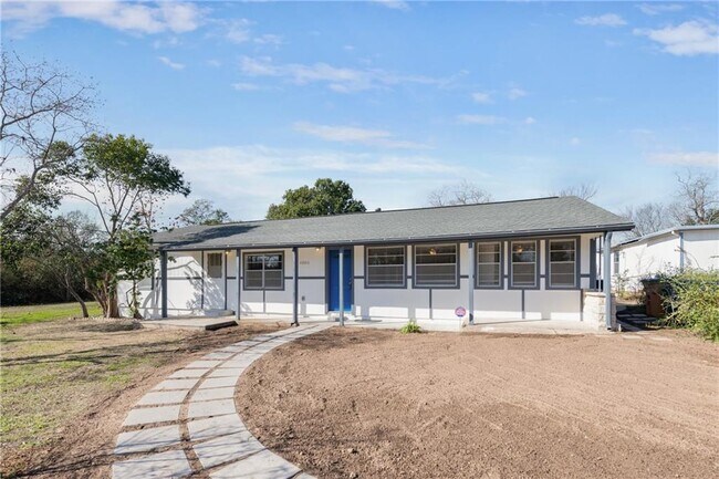 Building Photo - 4806 Pecan Springs Rd