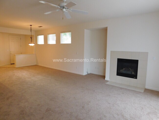 Building Photo - Spacious Elk Grove 3bd/2ba House with 2 Ca...