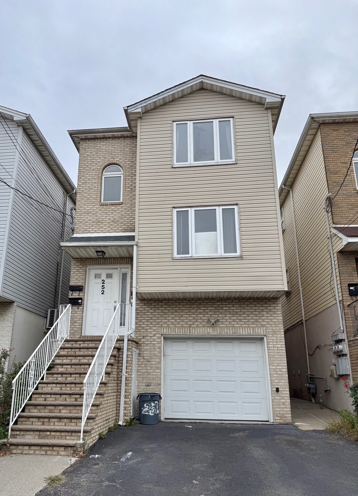 Building Photo - 252 Passaic Ave