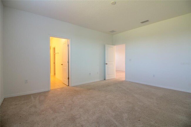 Building Photo - 6524 Great Bear Dr