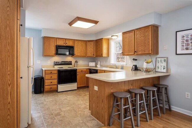 Building Photo - 187 Grouse Dr