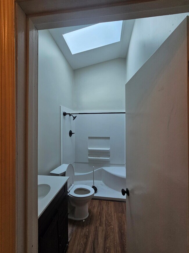Building Photo - 1834 Foxhall Cir