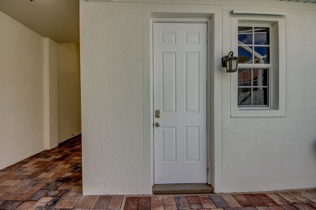 Building Photo - 14021 Bently Cir