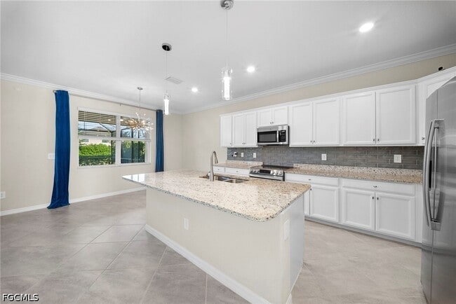 Building Photo - 3697 E Hampton Cir