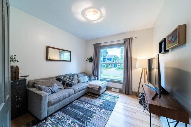 Building Photo - 615 Cottage Grove Ave