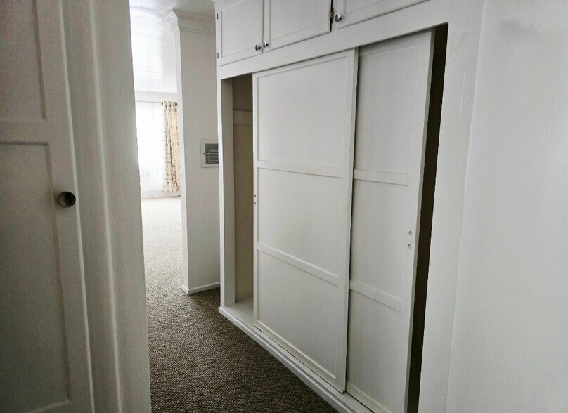 Hallway closets - 1610 Preuss Rd