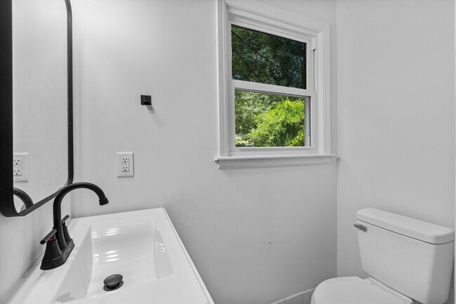 Building Photo - 4003 Rockbridge Rd