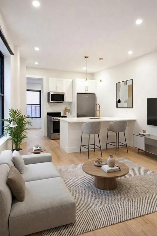 Building Photo - 204 W 96th St
