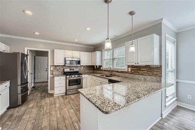 Building Photo - 2478 Saluda Dr NW