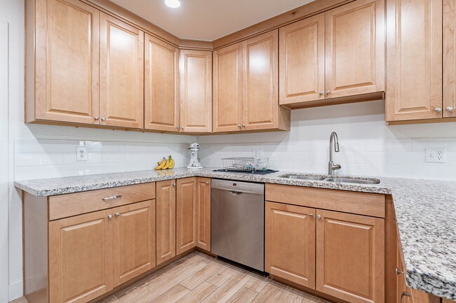 Building Photo - 651 E Kael Cir