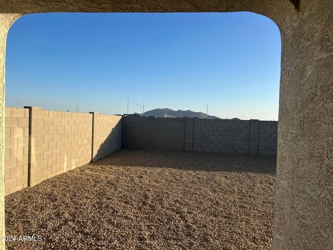 Building Photo - 1575 E Lardner Dr