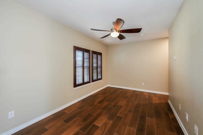 Building Photo - 2445 Monarch Dr